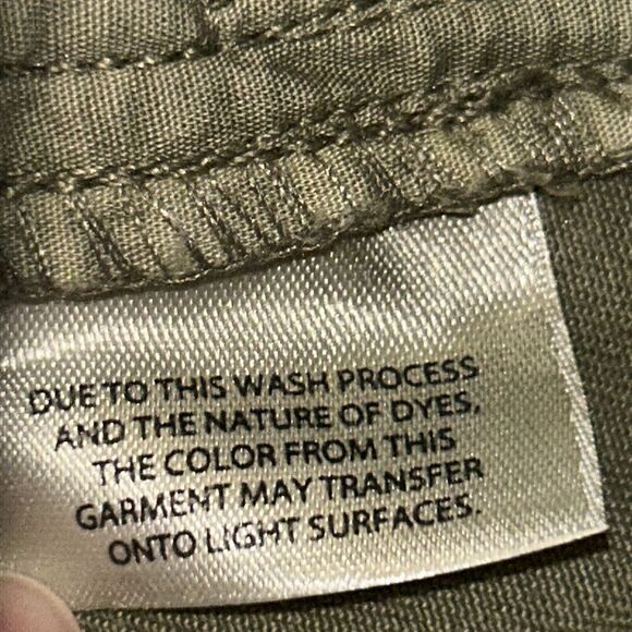 J Crew Travel 🧳 Shorts 🩳 4 Pockets for your gear ⚙️💴💳💄Sanitized & sealed! - Picture 11 of 17